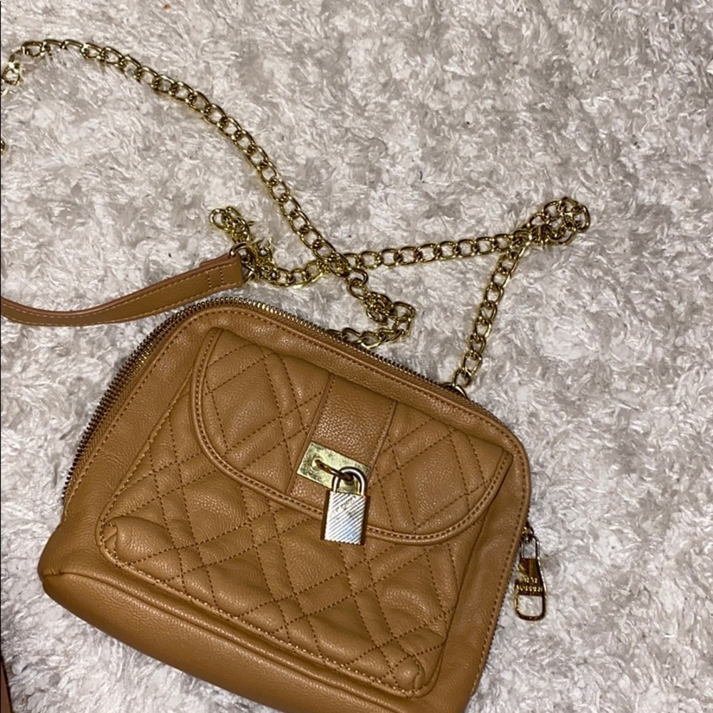 (SOLD) Tan Steven Madden crossbody purse